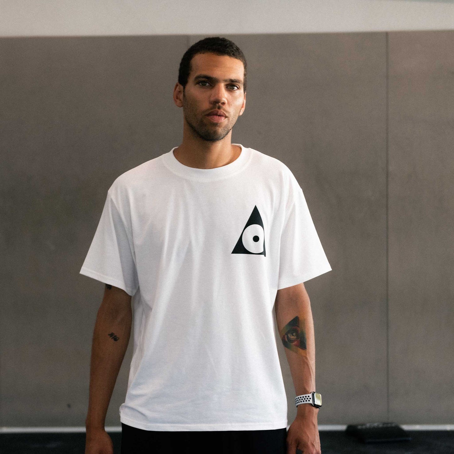 PERFORMANCE TRAINING TEE - WHITE